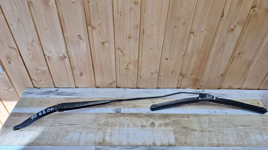 Front wiper blade arm – Renault Megane II (2006-2008)