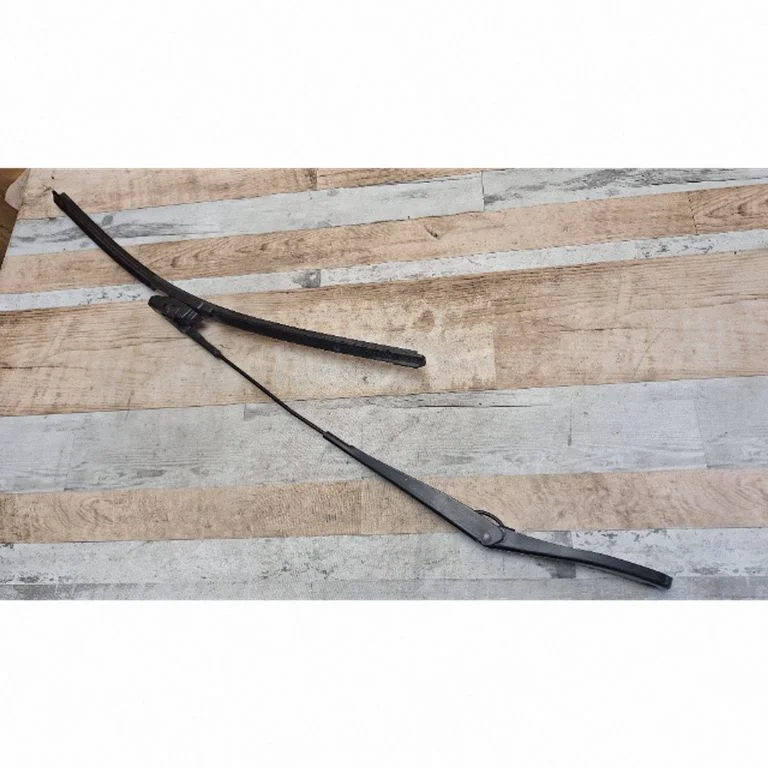 Front wiper blade arm 13111219