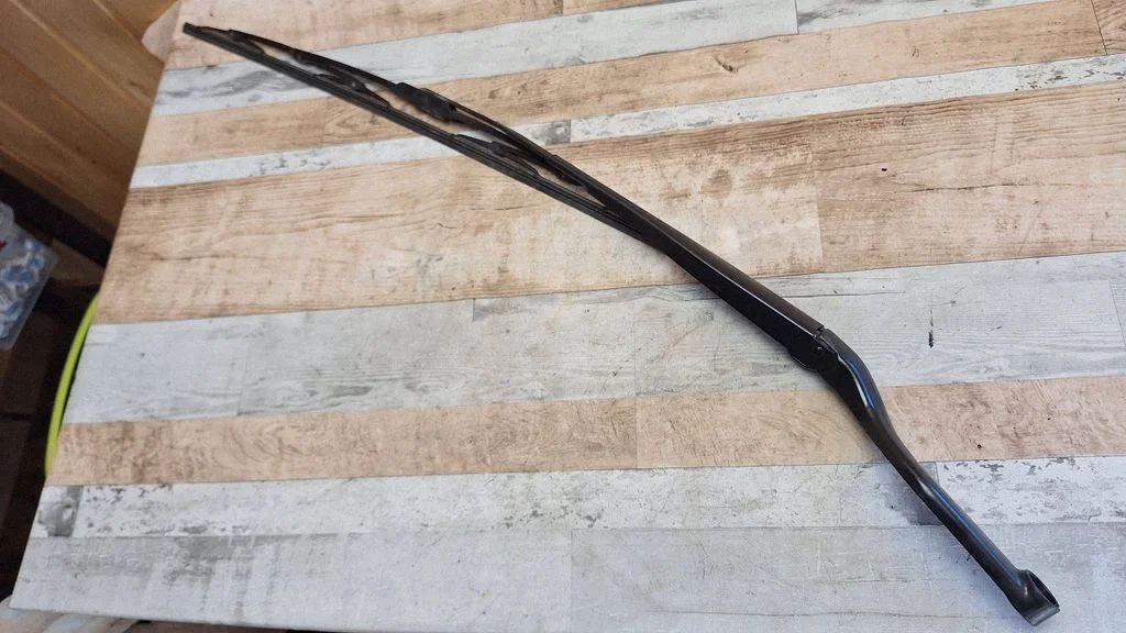 Front wiper blade arm – Opel Vectra C (2002-2005)