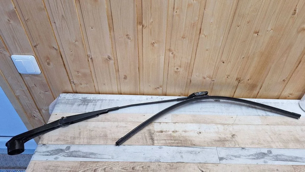 Front wiper blade arm – Ford Transit Custom (2013-2023)