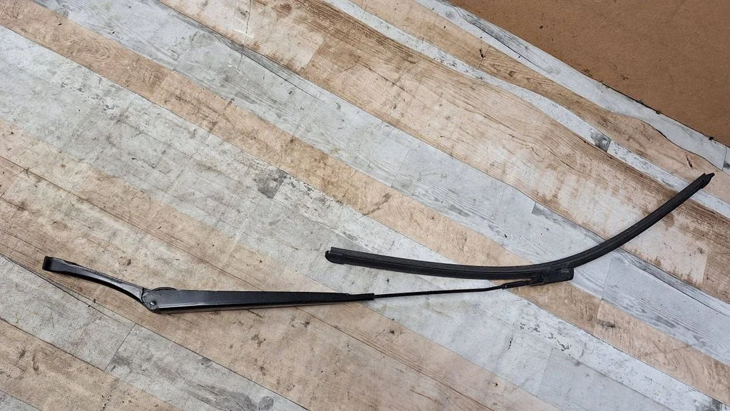Front wiper blade arm 2K1955409A