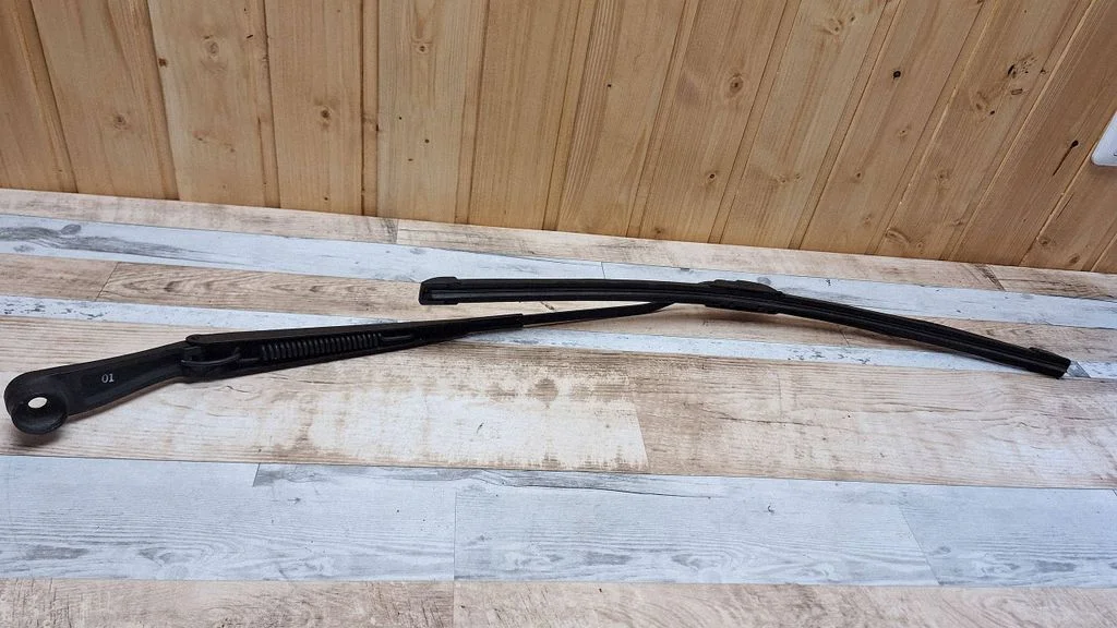 Esiklaasi kojameeste kang – eesmine vasak
