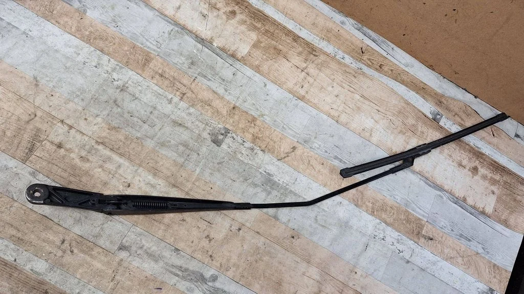 Front wiper blade arm 2K1955410A