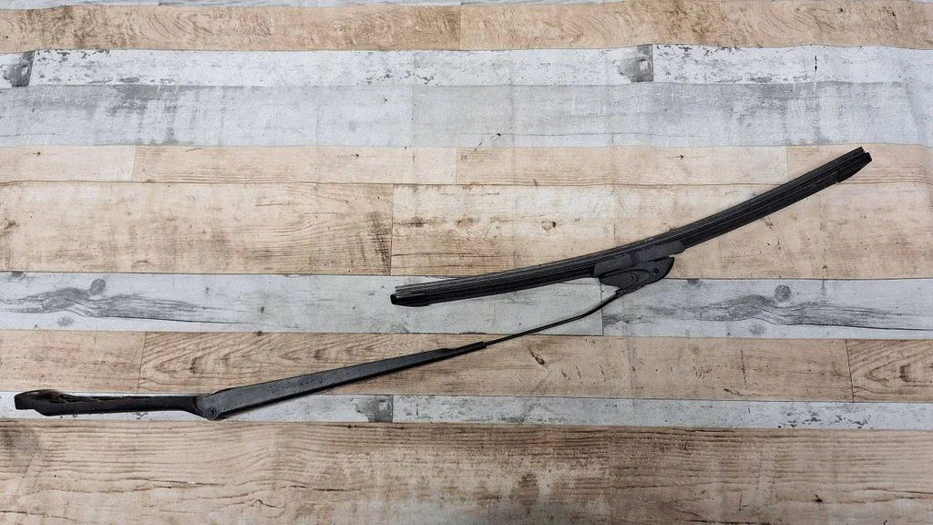 Front wiper blade arm 8521105051