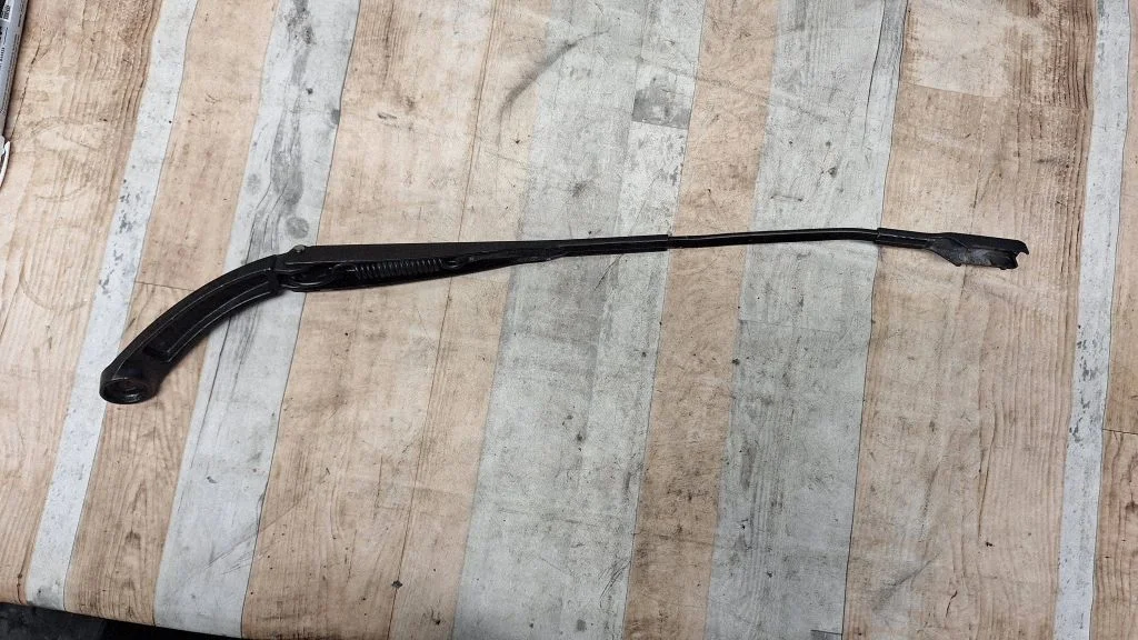 Front wiper blade arm 288817245R