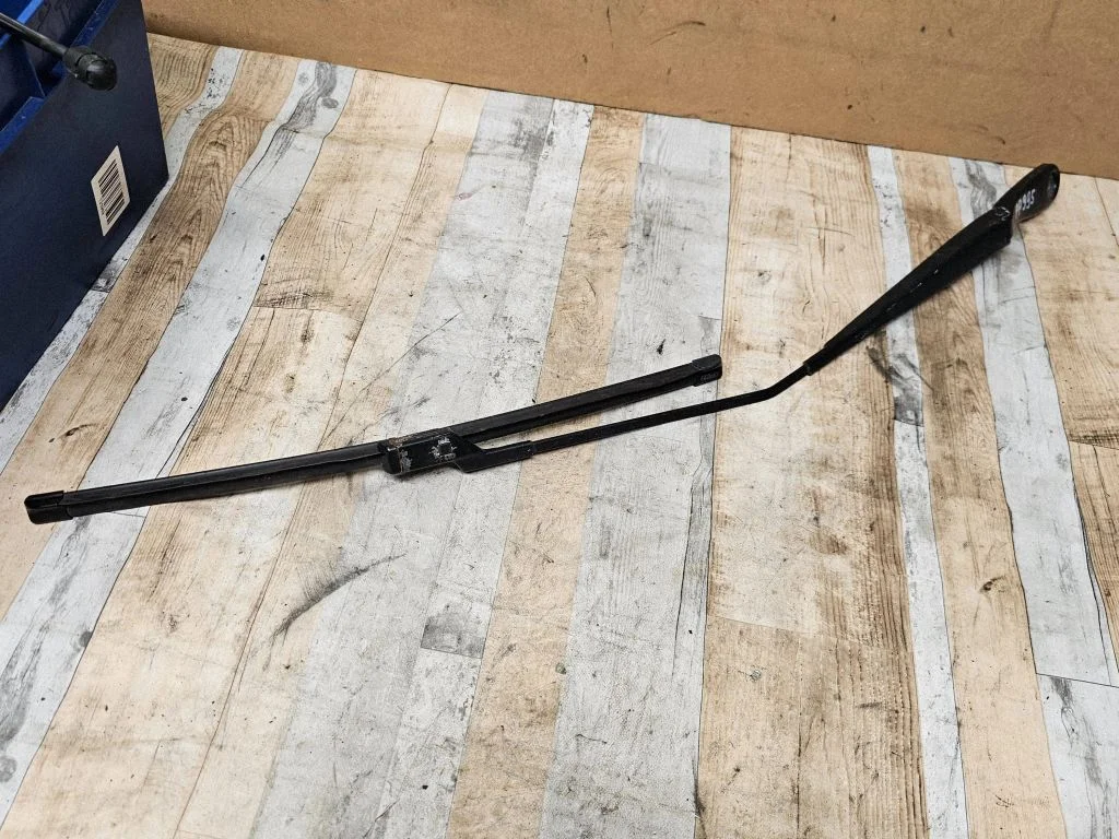 Front wiper blade arm 30699998
