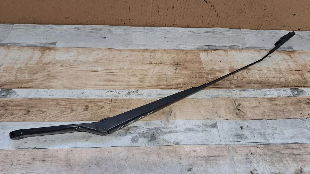 Front wiper blade arm – Peugeot 308 (2007-2013)
