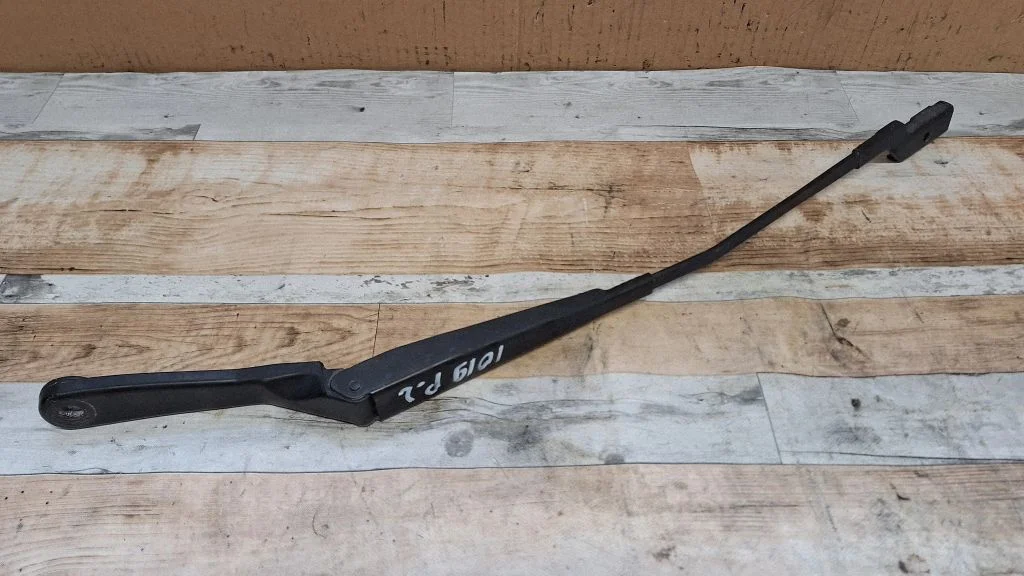 Front wiper blade arm – Peugeot 308 (2007-2013)