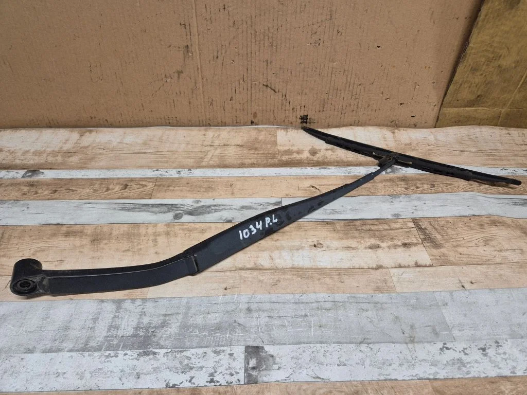 Front wiper blade arm – front left