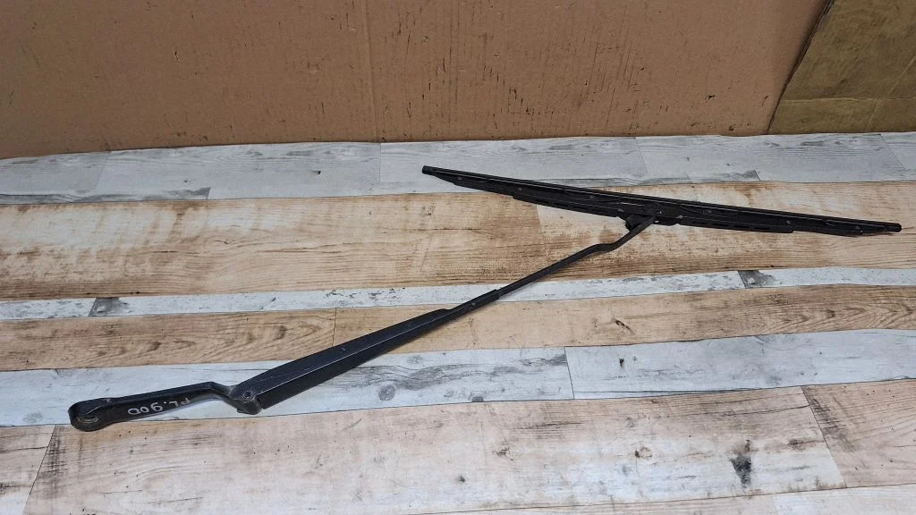Front wiper blade arm 1U1955409