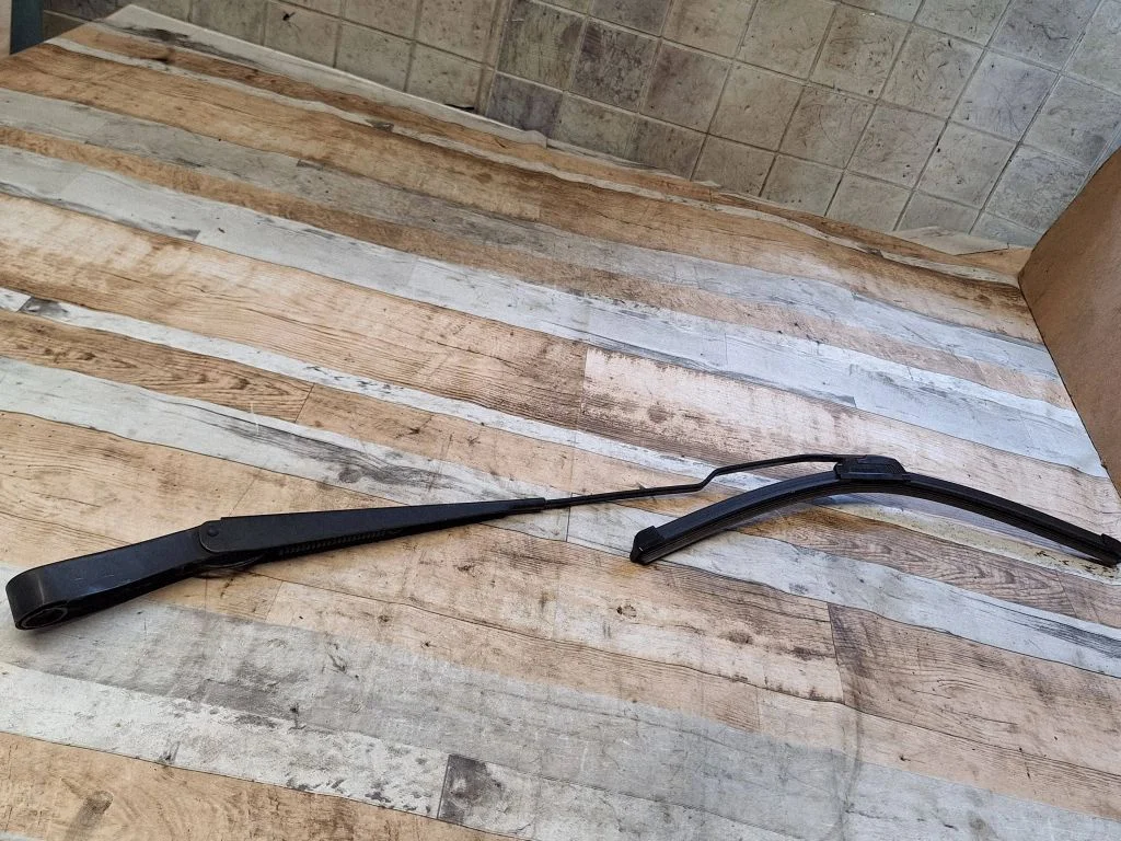 Front wiper blade arm 8624246