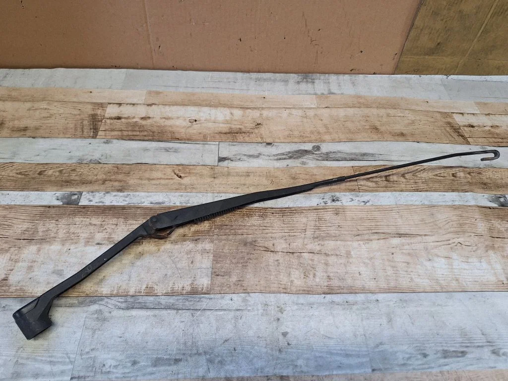 Front wiper blade arm – front left