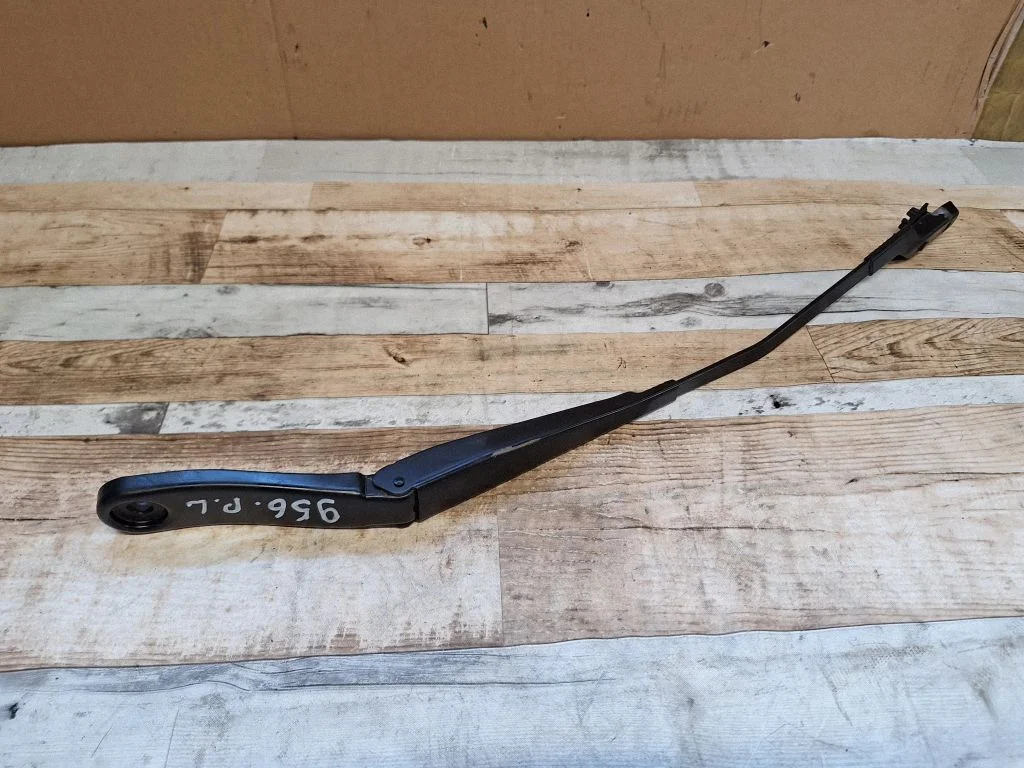 Front wiper blade arm 30796035