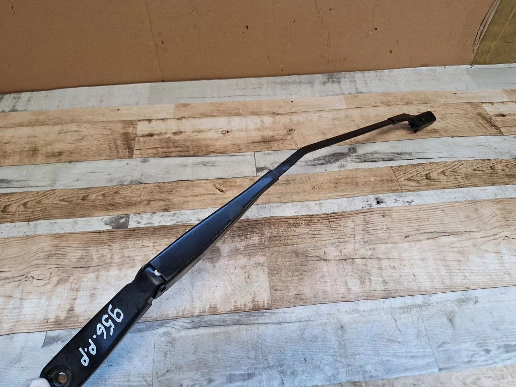 Front wiper blade arm 30796036