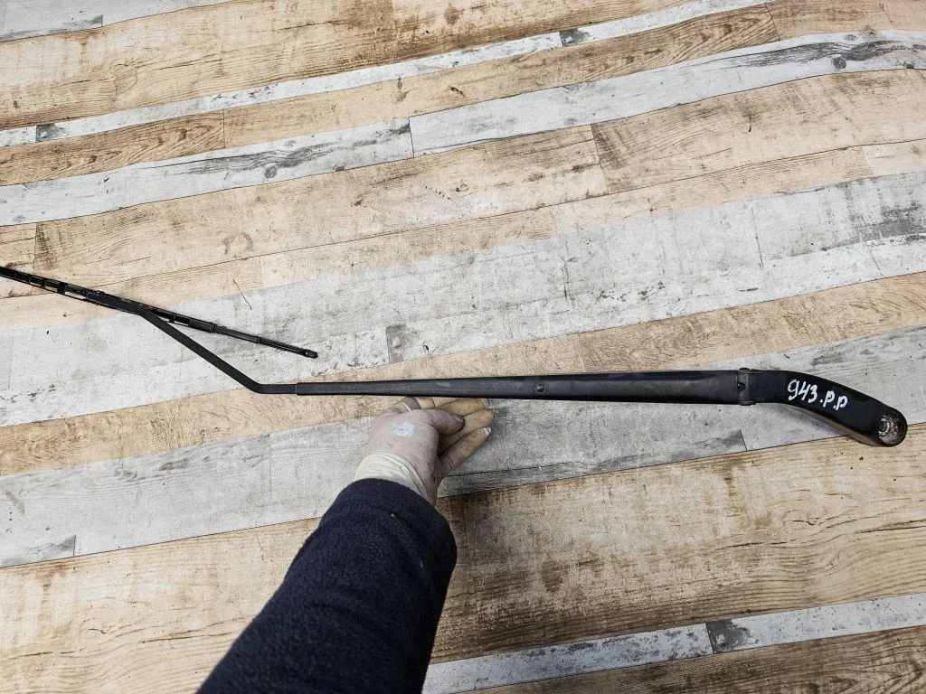 Front wiper blade arm 05113044AA
