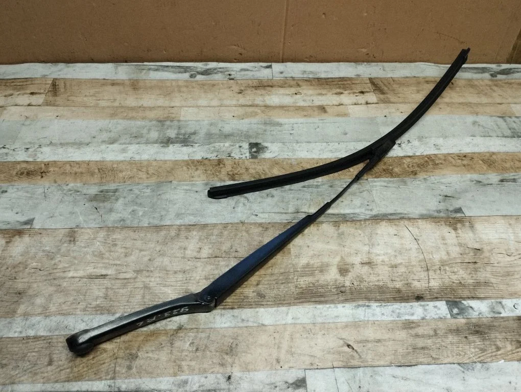 Front wiper blade arm – front left