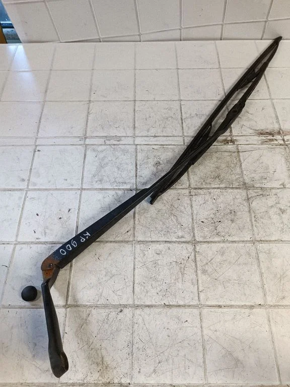Front wiper blade arm – front left