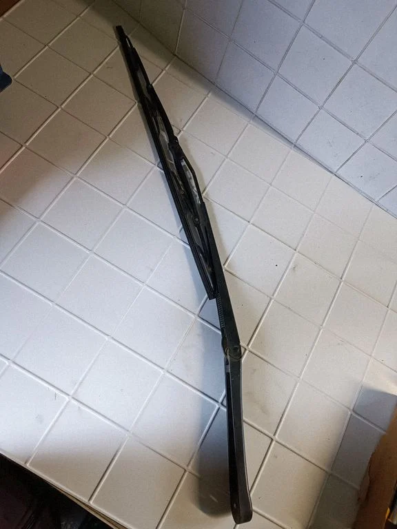 Front wiper blade arm 166250