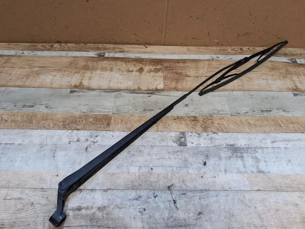Front wiper blade arm – Toyota Yaris Verso (1999-2005)