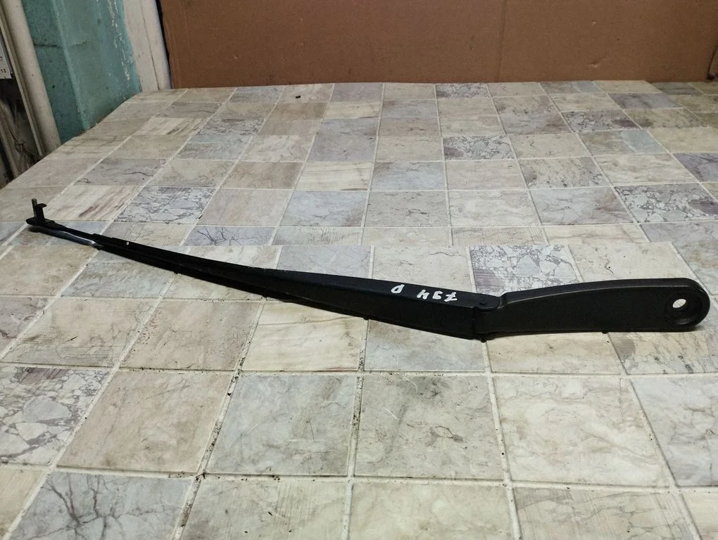 Front wiper blade arm 61617182594
