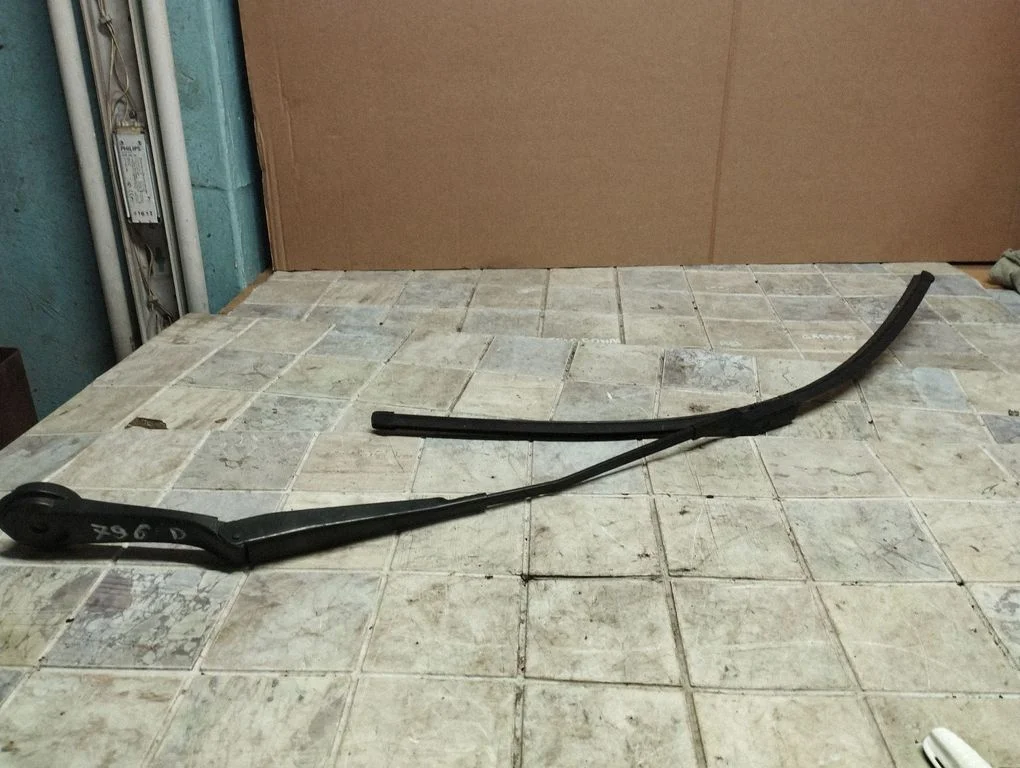 Front wiper blade arm BM5117526BB