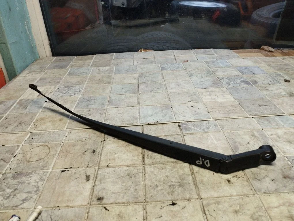 Front wiper blade arm 3151820