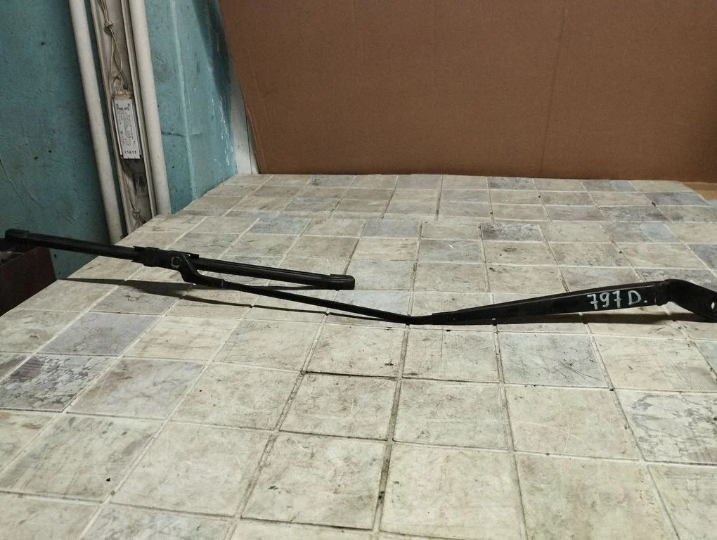 Front wiper blade arm 6Q1955410C