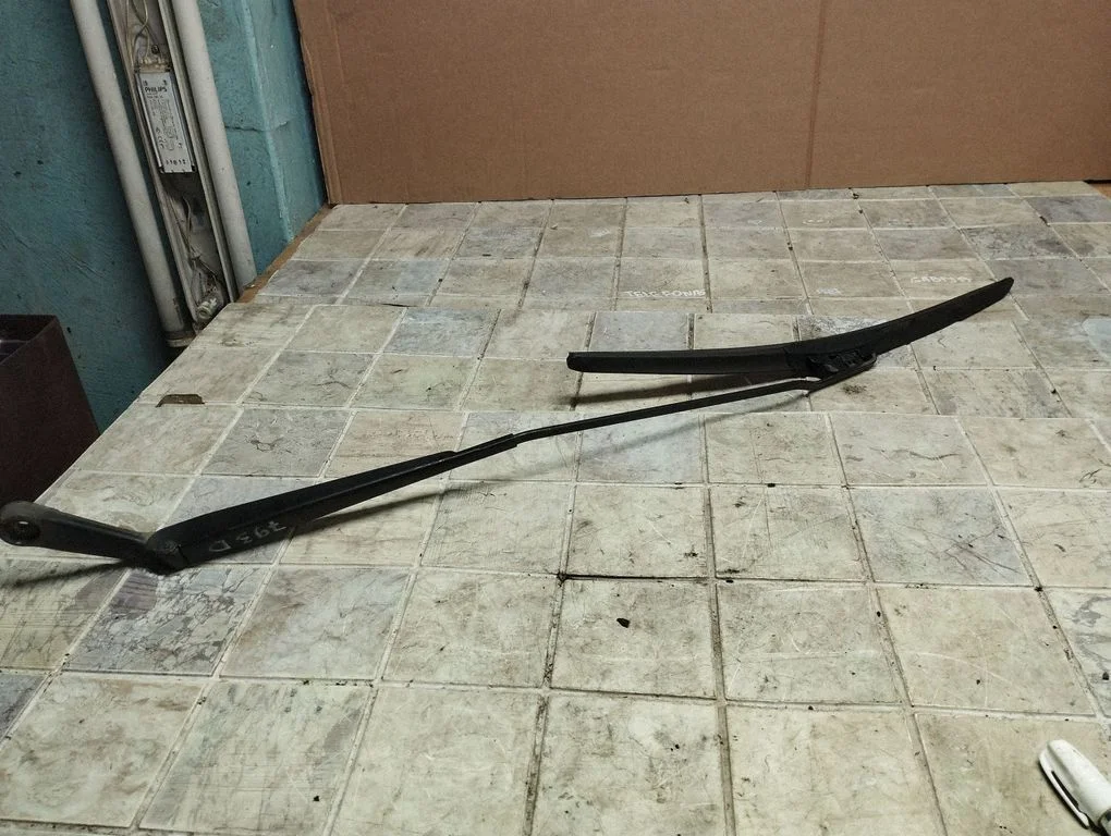 Front wiper blade arm 1J1955410