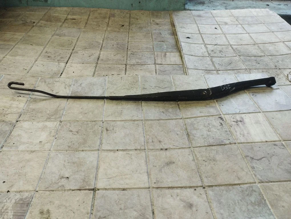 Front wiper blade arm – Opel Vectra B (1996-2002)