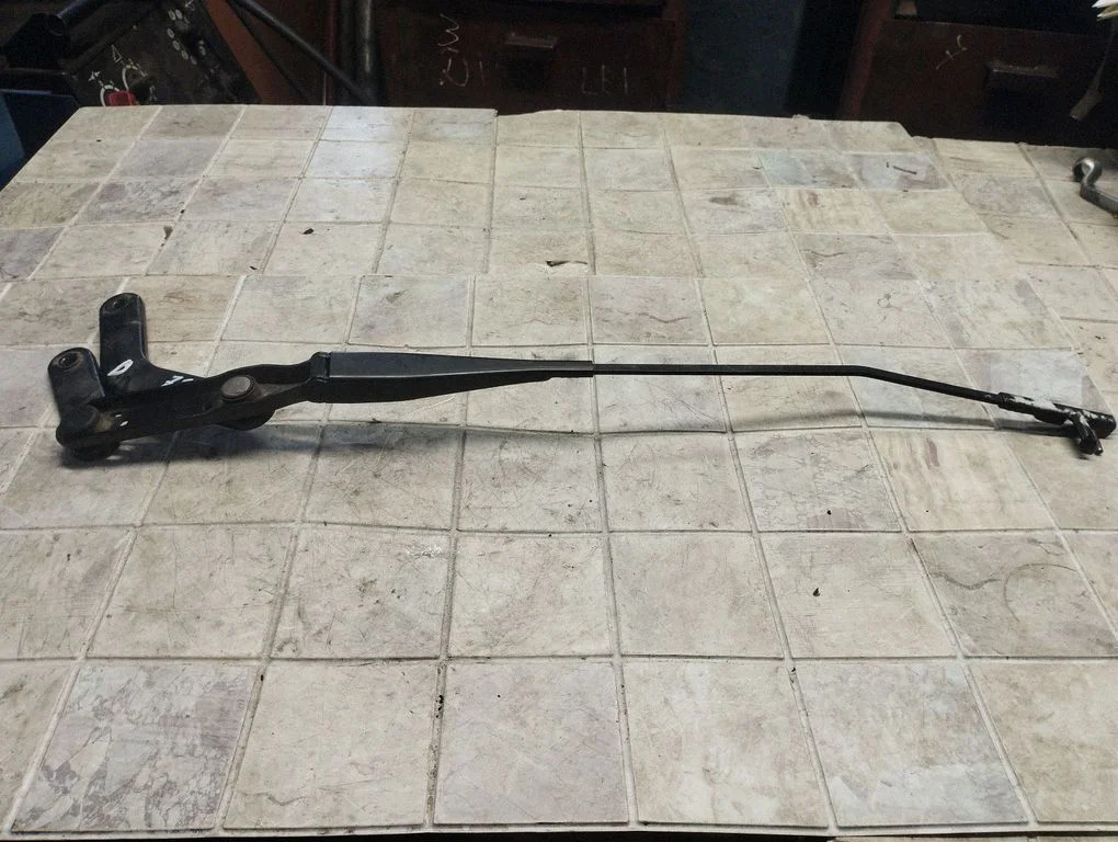 Front wiper blade arm – Ford Focus C-MAX (2003-2010)