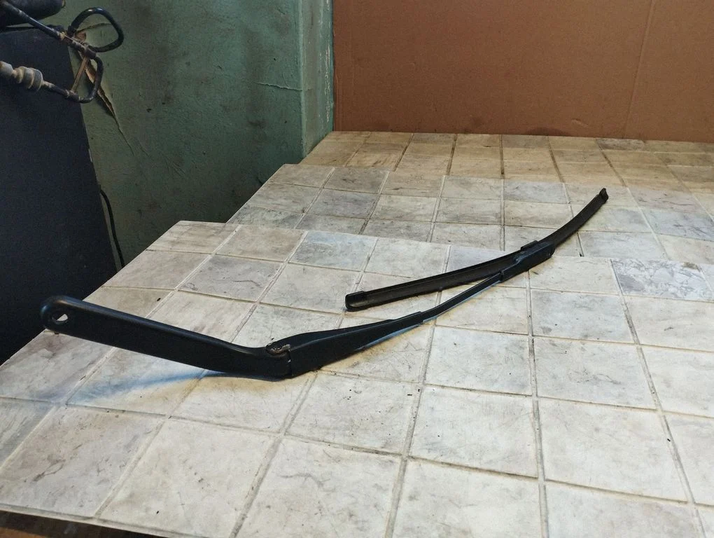 Front wiper blade arm 61617169971
