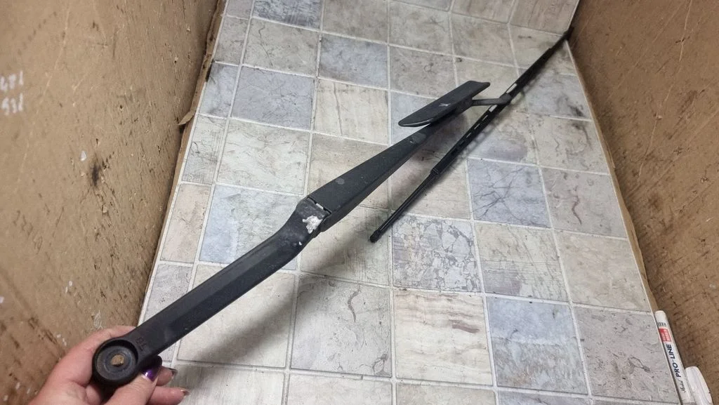 Priekšējā stikla tīrītāja svira T5996