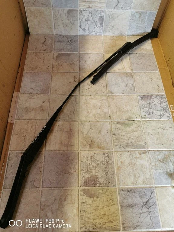 Front wiper blade arm 8A6117526BD