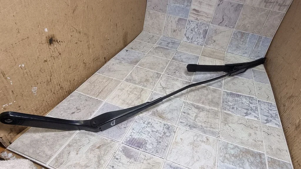 Front wiper blade arm 61612990029