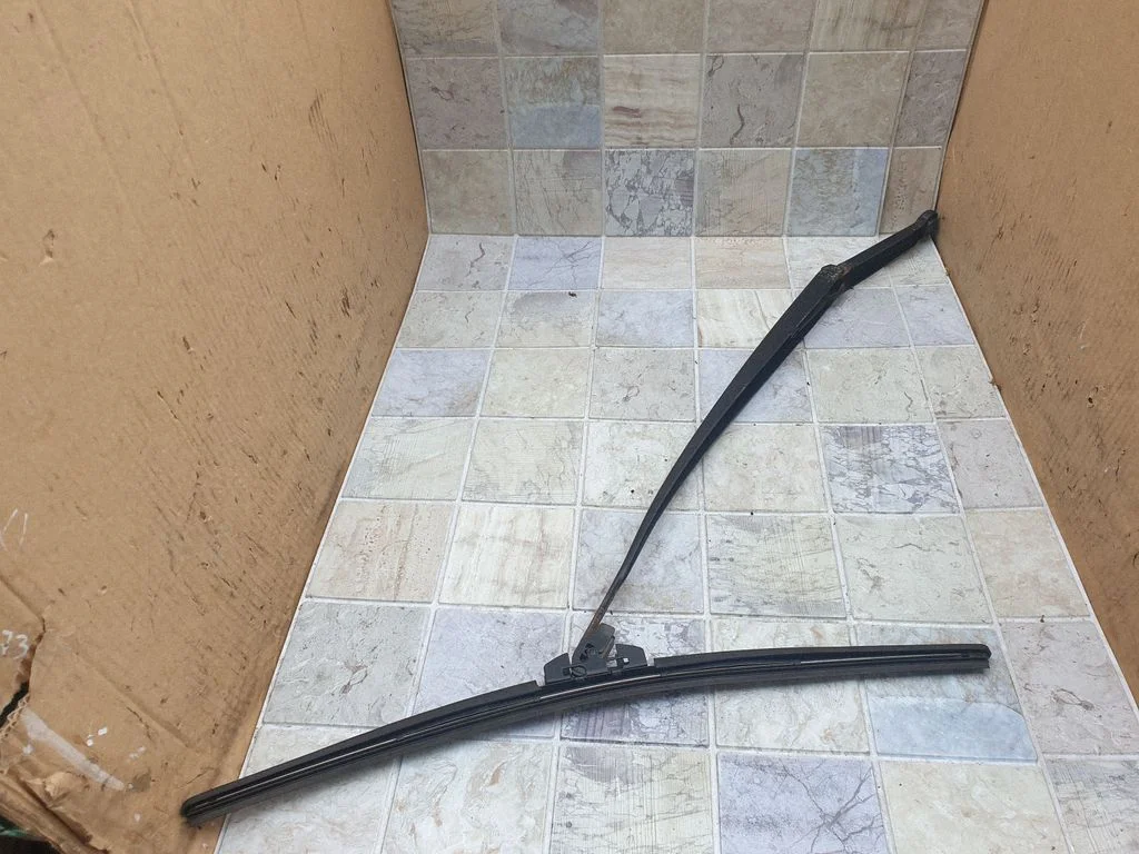 Front wiper blade arm 61618225998