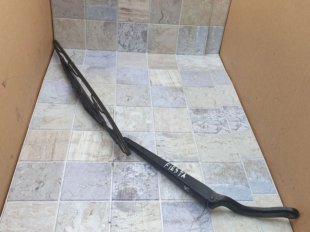 Front wiper blade arm 2S6117526AC
