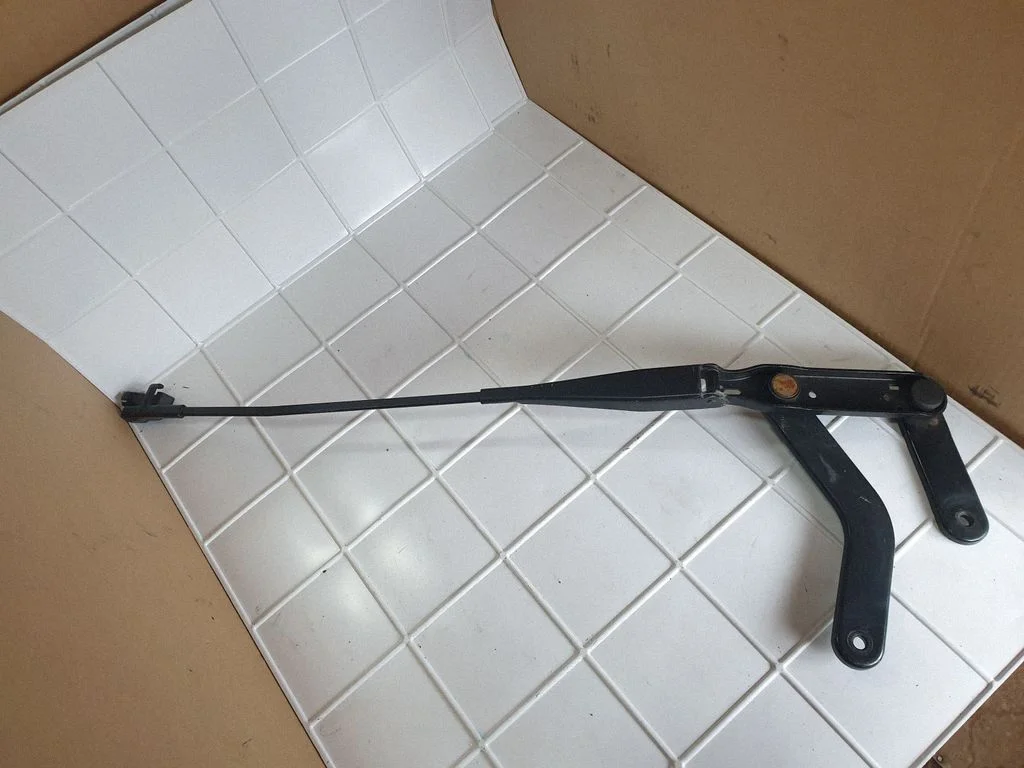 Front wiper blade arm – Ford Focus C-MAX (2003-2010)