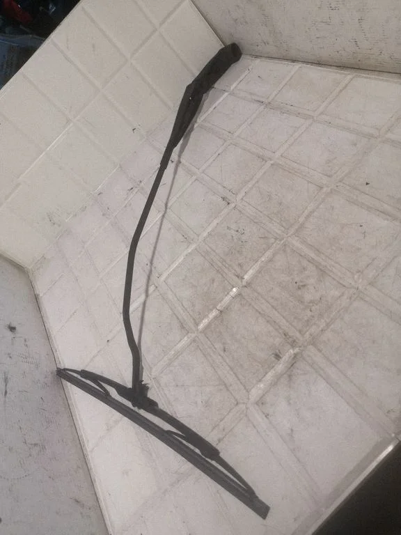 Priekšējā stikla tīrītāja svira D226EKJ