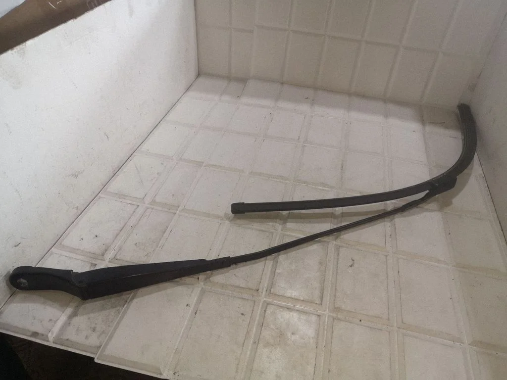Front wiper blade arm 9683098980