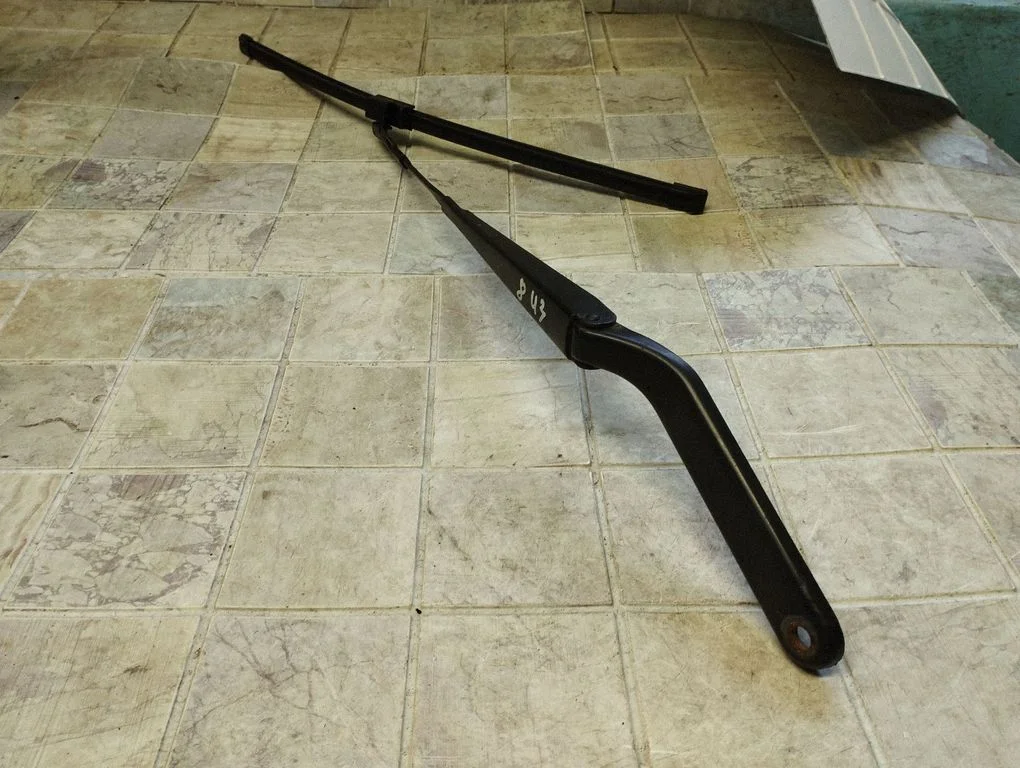 Windshield/front glass wiper blade 61617