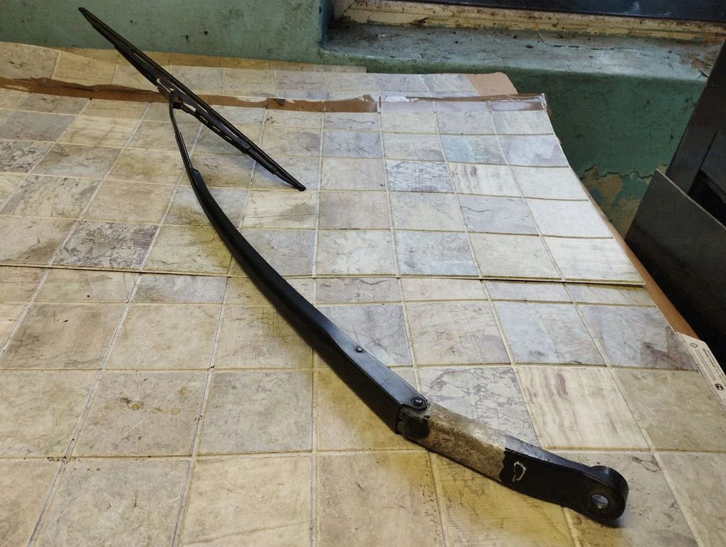Windshield/front glass wiper blade – Honda FR-V (2004-2009)