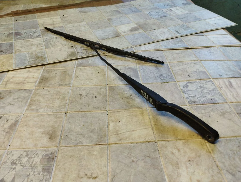 Windshield/front glass wiper blade 9621014680