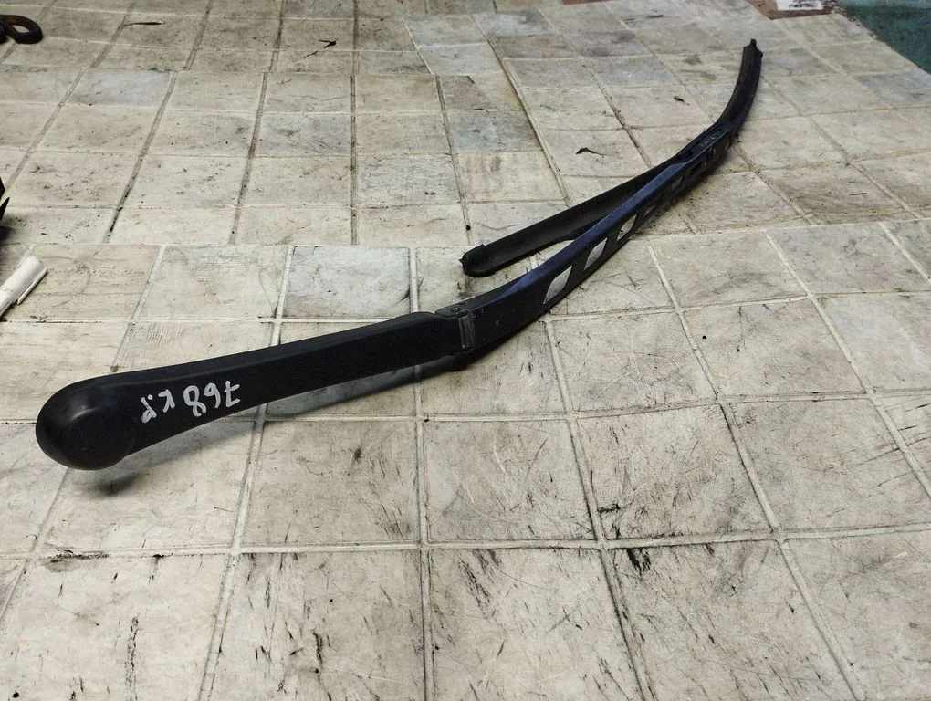 Windshield/front glass wiper blade 61617035099