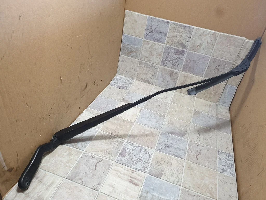 Front wiper blade arm – Ford Fiesta (2006-2008)