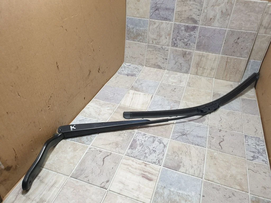 Front wiper blade arm – Ford Fiesta (2006-2008)