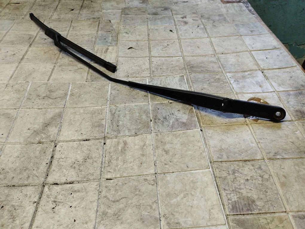 Windshield/front glass wiper blade – Volkswagen Golf Plus (2005-2013)