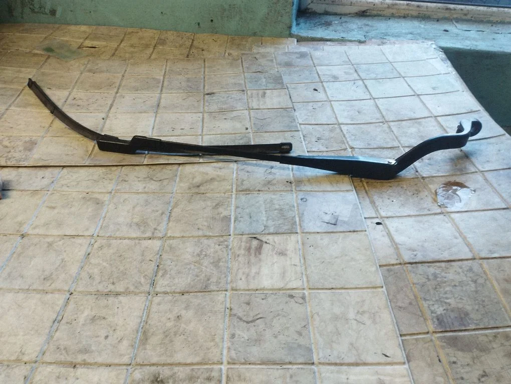 Priekšējā stikla tīrītājs 6M2117526FC