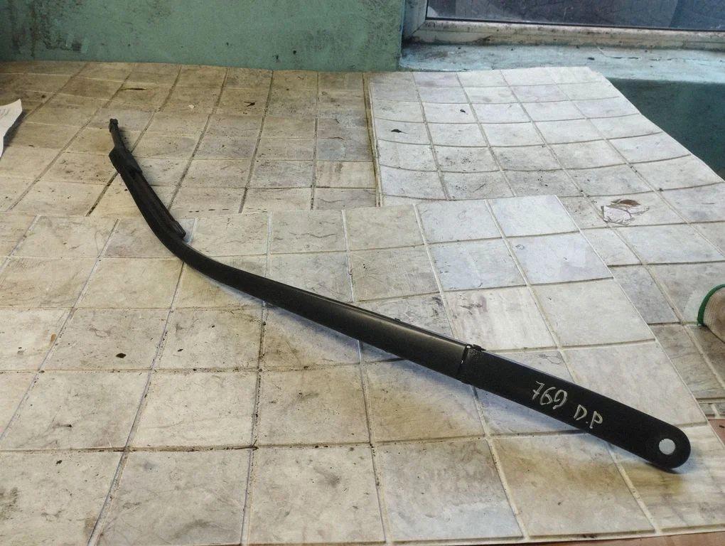 Windshield/front glass wiper blade – Honda CR-V (2007-2012)