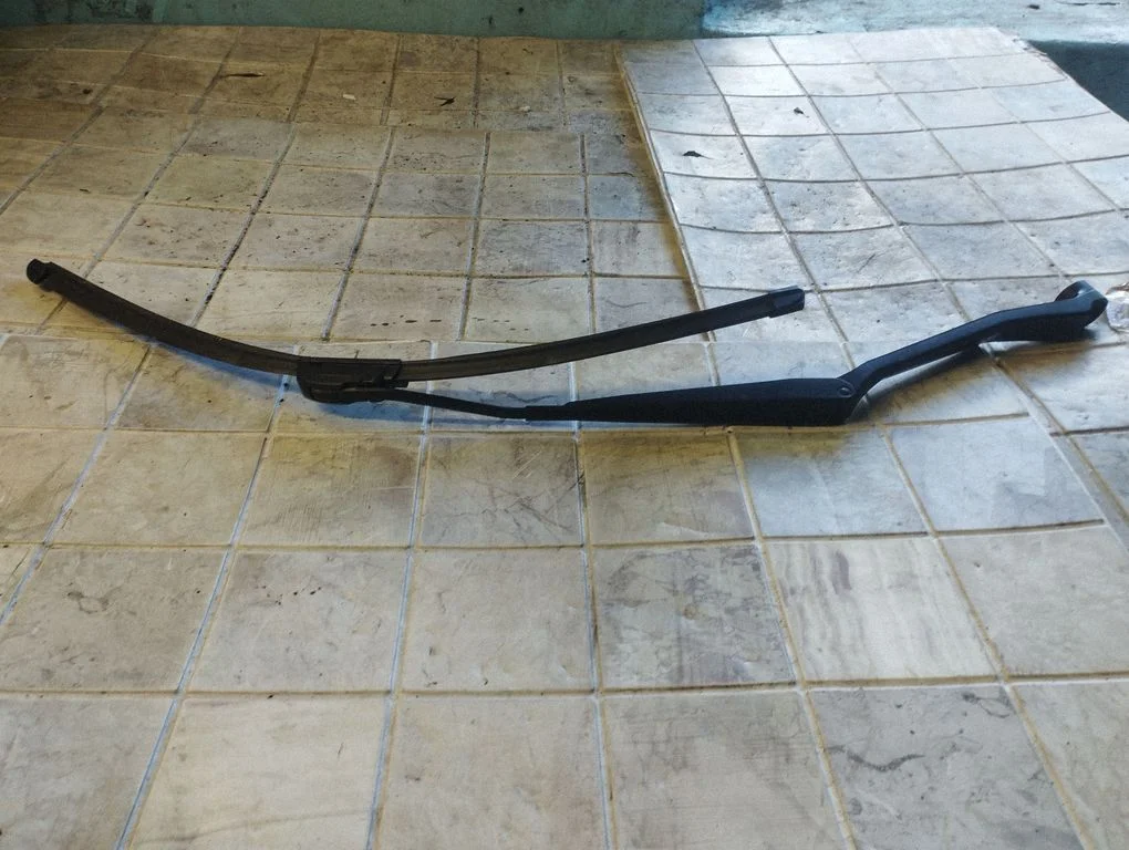 Pióro wycieraczki przedniej – Toyota RAV 4 (XA20) (2000-2005)