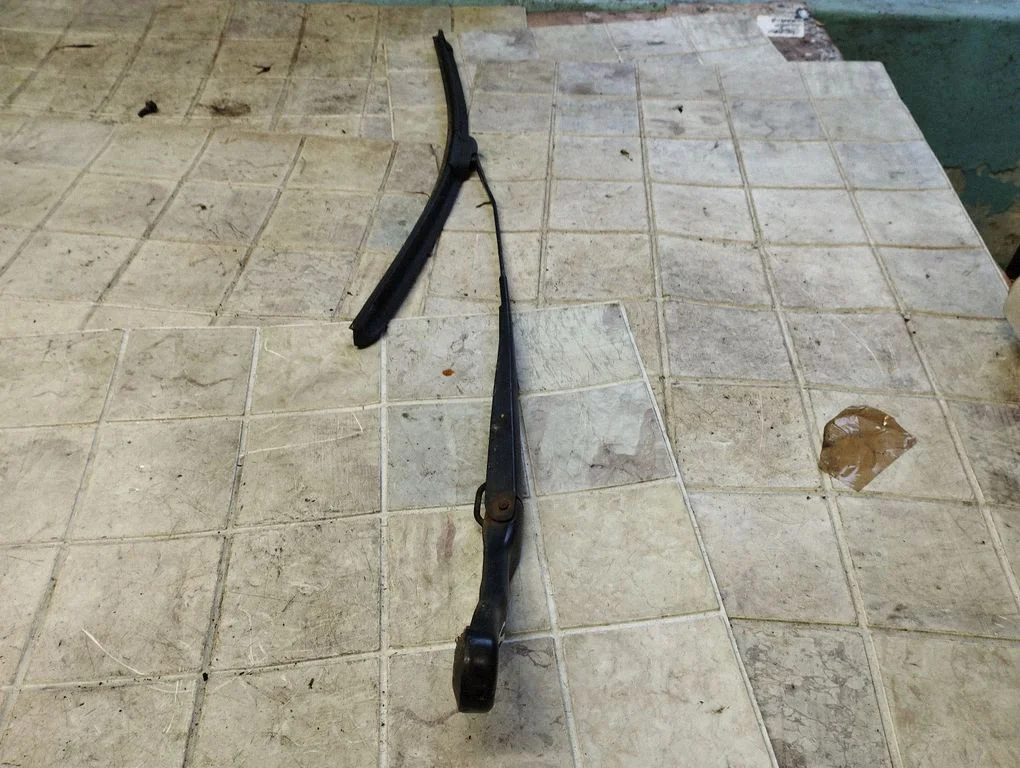 Windshield/front glass wiper blade 13139725LH